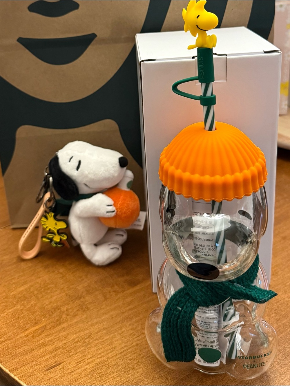 Starbucks x Peanuts Snoopy Glass Tumbler + Keychain